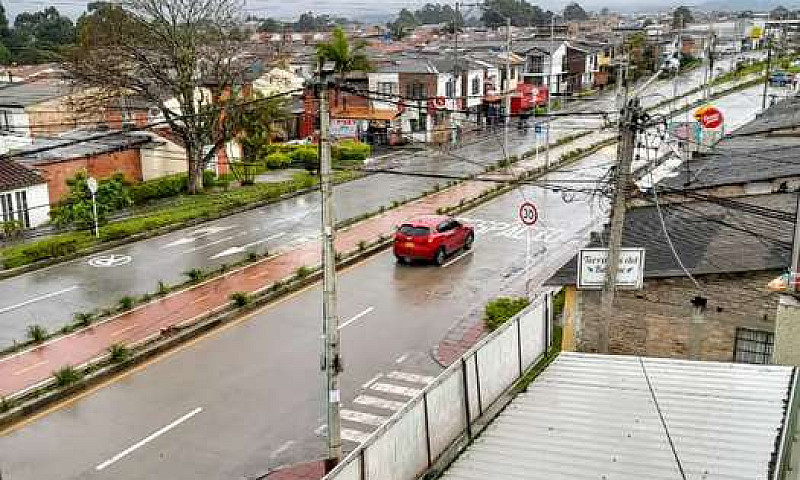 Vendo Casa Comercial...