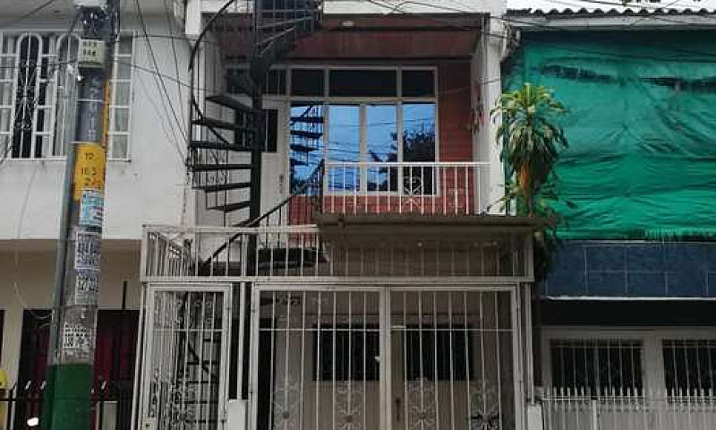 Casa En Venta Tres P...