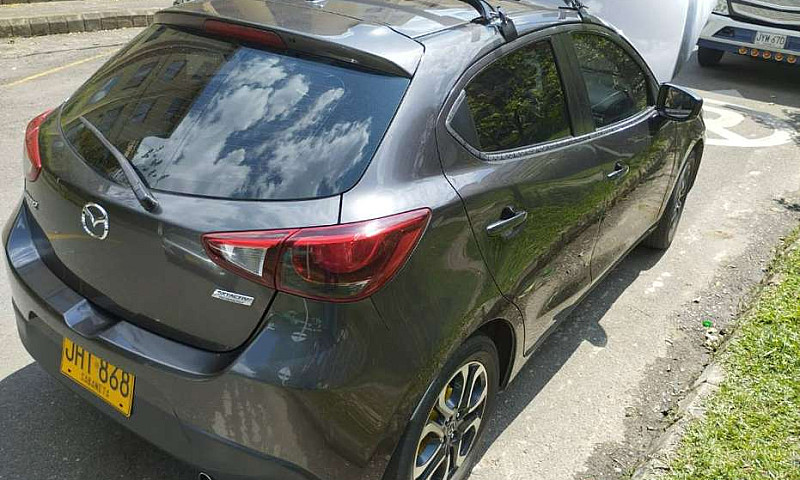Mazda 2 Grand Tourin...