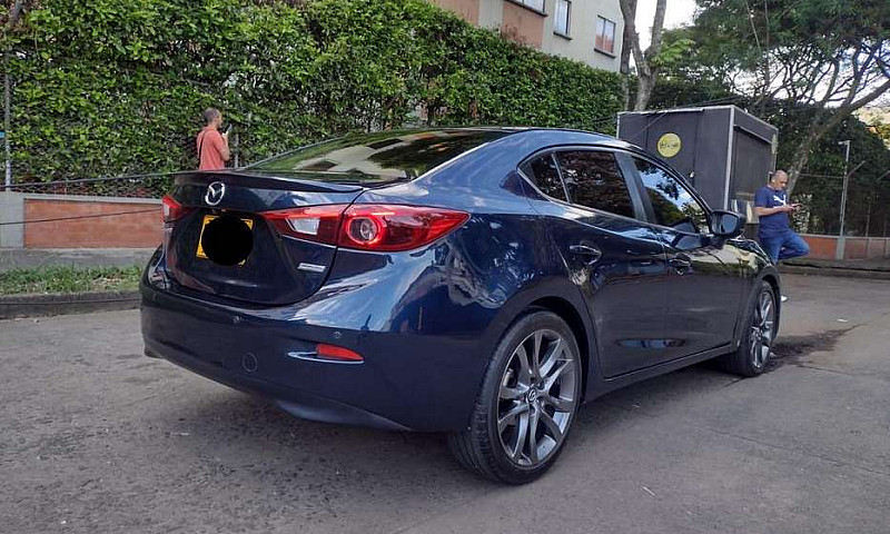 Mazda 3 Grand Tourin...