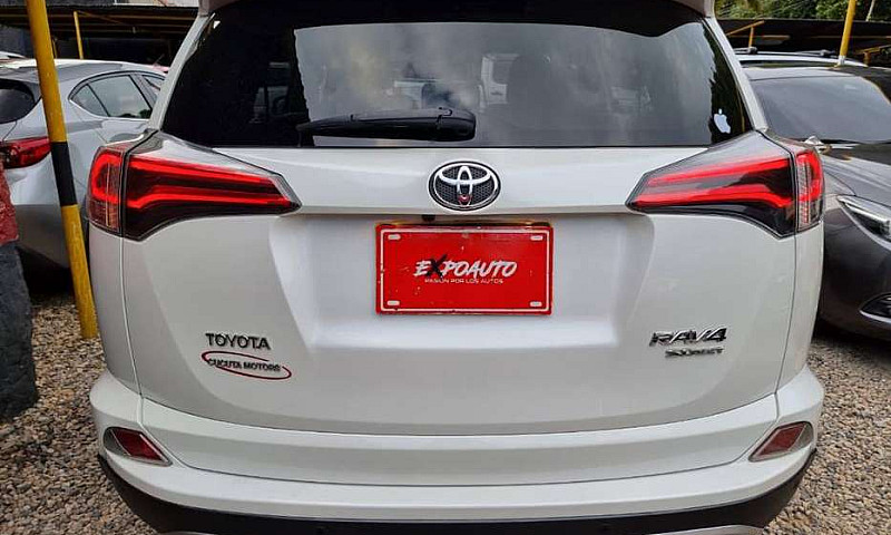 Toyota Rav 2.5 Stree...