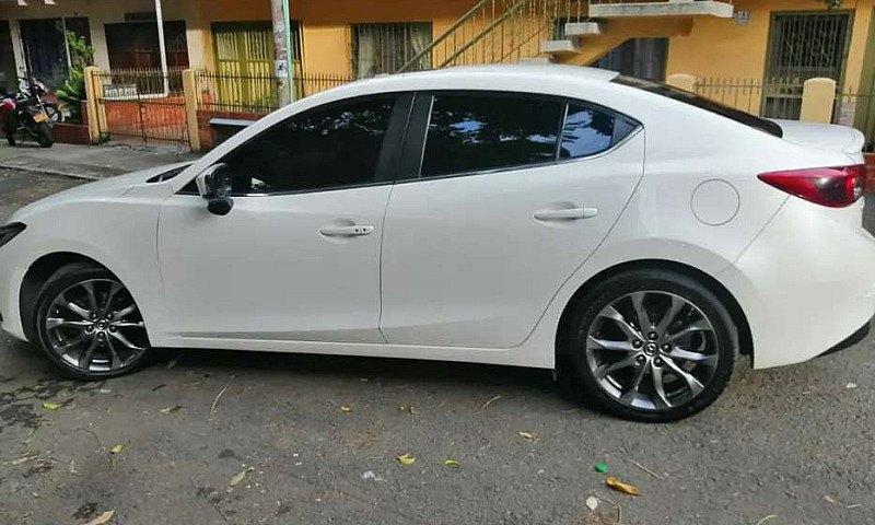 Mazda 3 Grand Tourin...