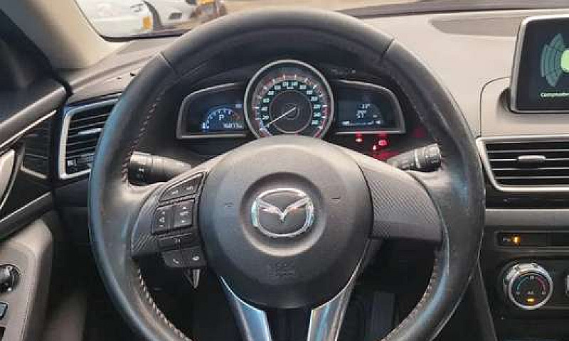 Mazda 3 Touring 2017...