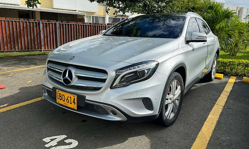 Camioneta Mercedes B...