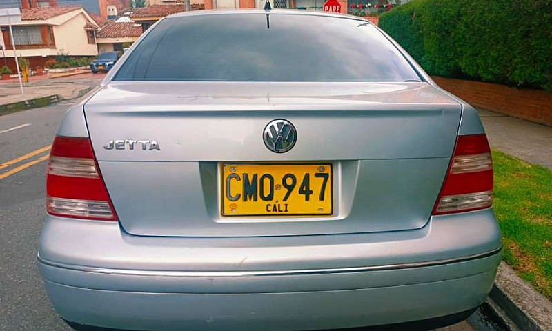 Volkswagen Jetta Tre...