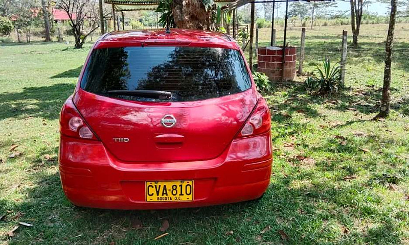 Nissan Tiida 2008...