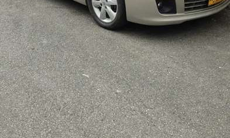 Vendo Nissan Tiida C...