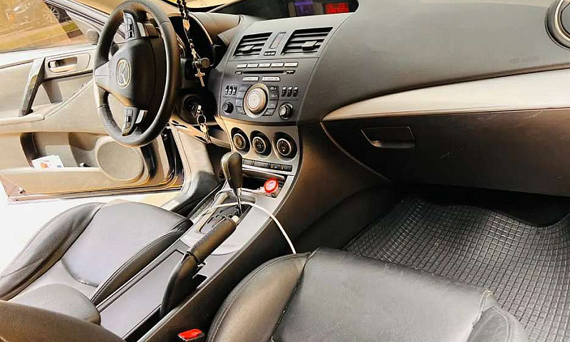 Mazda 3 2012 
Placas...