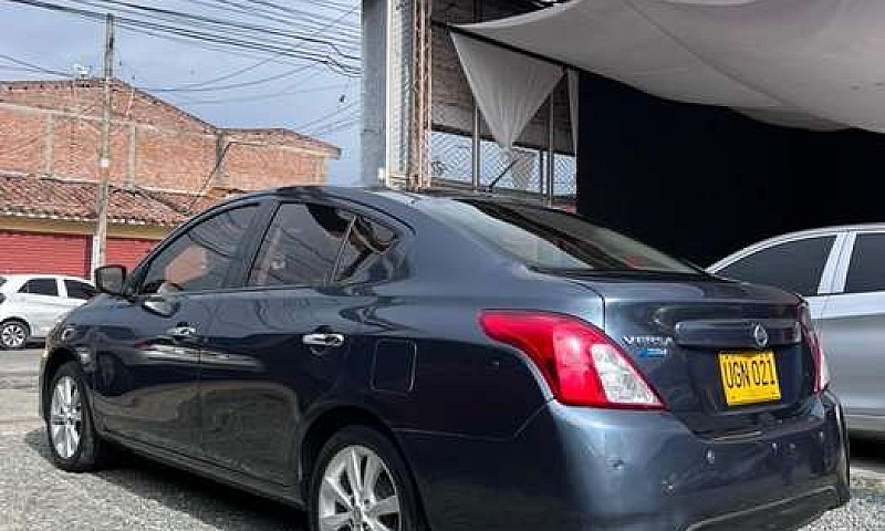 Nissan Versa Advance...