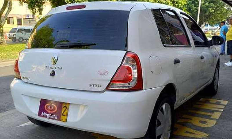 Renault Clio Style M...