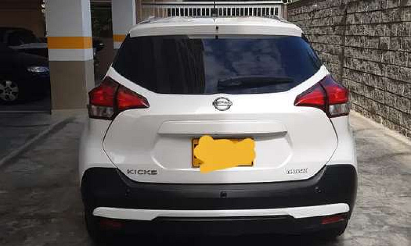 Nissan Kicks Exclusi...