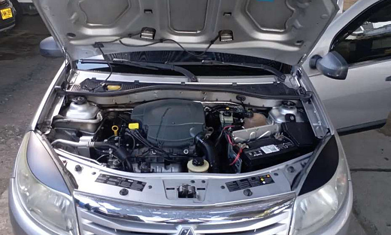 Renault Sandero 2009...