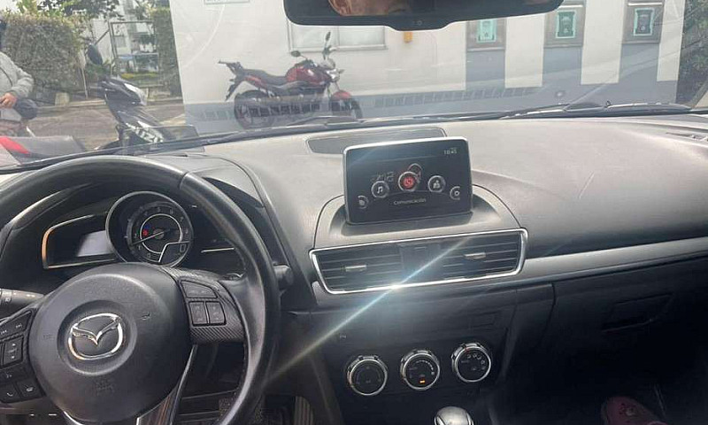 Vendo Mazda 3...