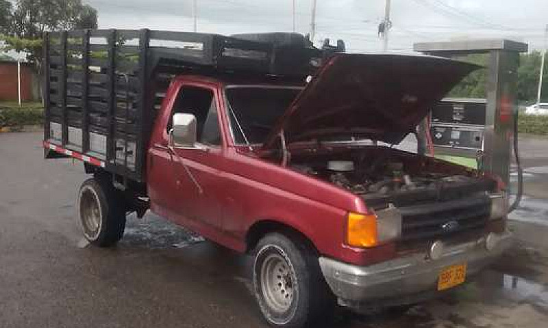Vendo Camioneta Ford...