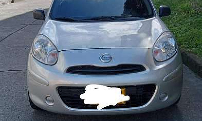 Vendo Nissan March 2...