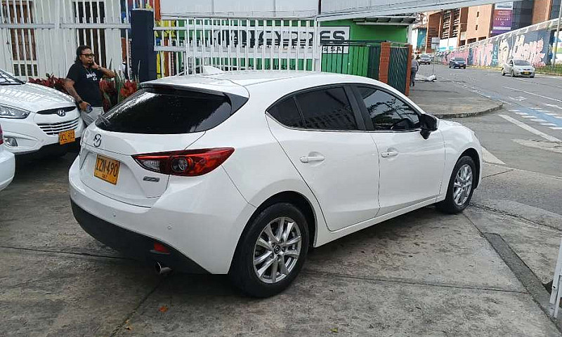 Mazda 3 Touring...