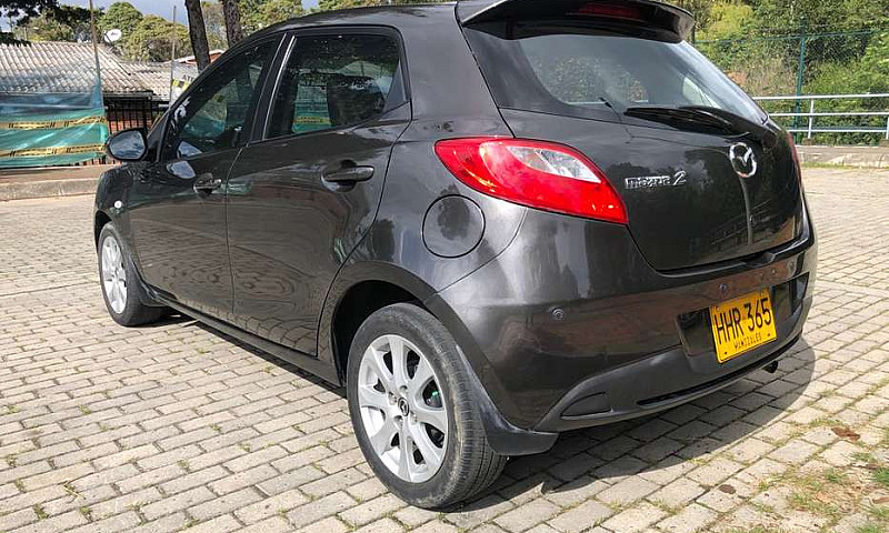 Vendo Mazda 2 Excele...
