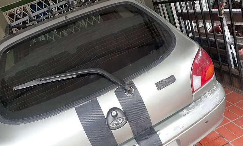 Se Vende Ford Fiesta...