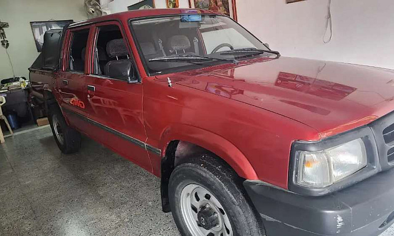 Mazda B2600...