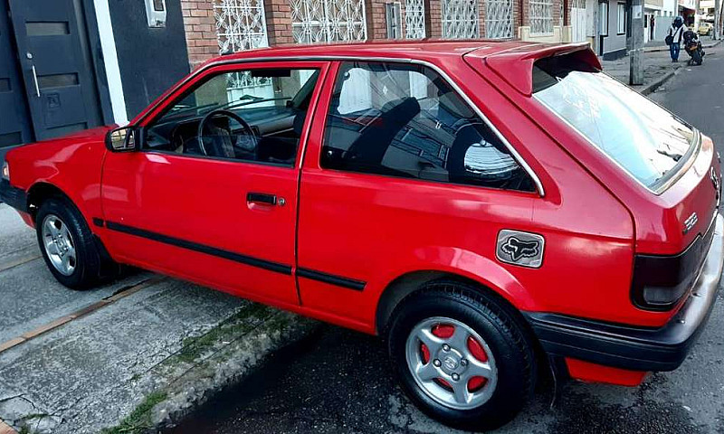 Vendo Carro Mazda 32...