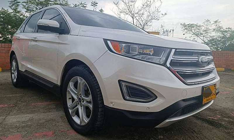 Ford Edge Titanium...