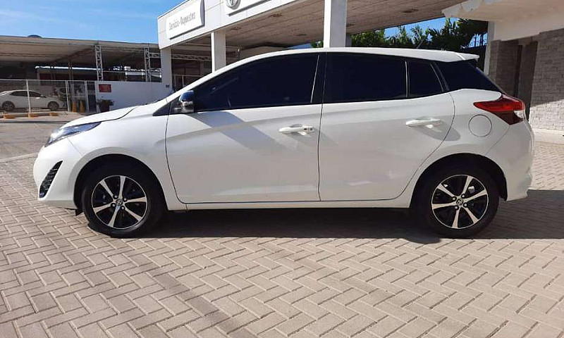 Toyota Yaris Sport...