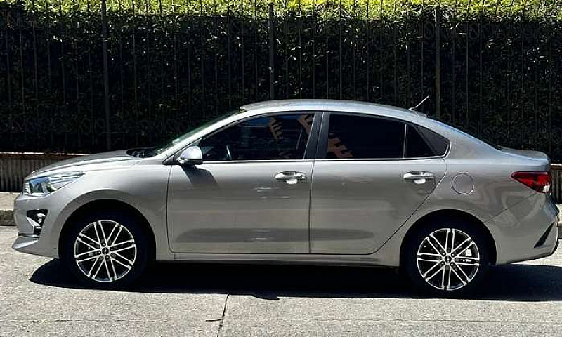 Kia Rio Vibrant 2023...