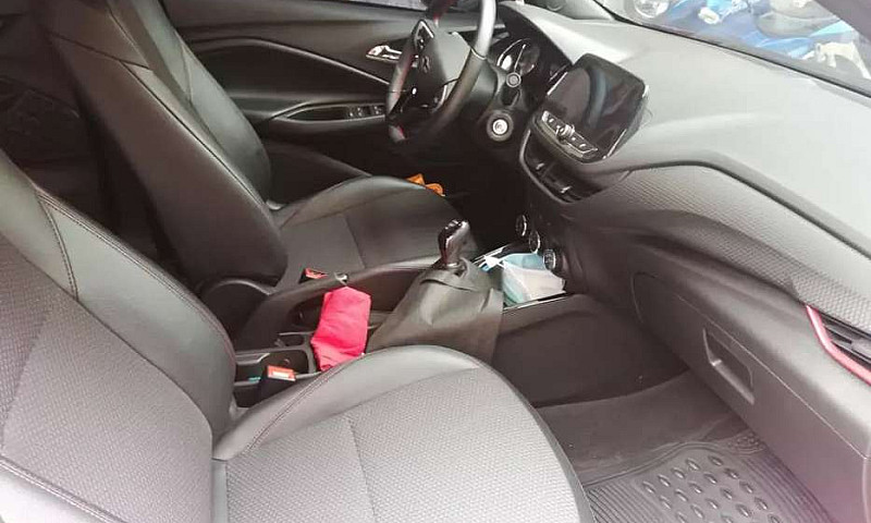 Vendo Chevrolet Onix...