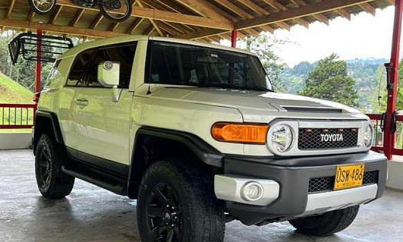 Toyota Fj Cruser 4.0...