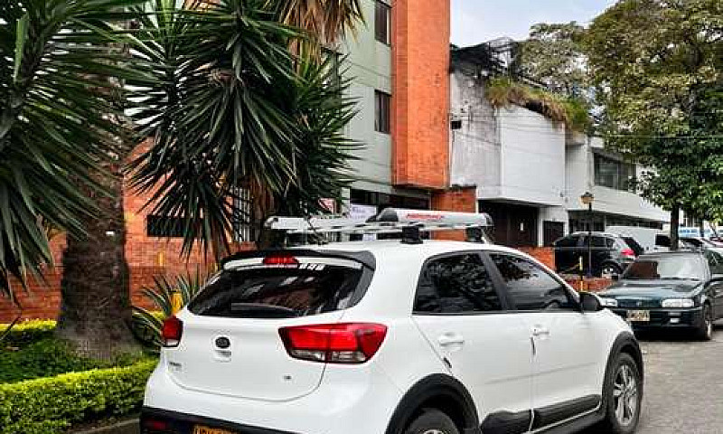 Kia Tonic Vibrant Mo...