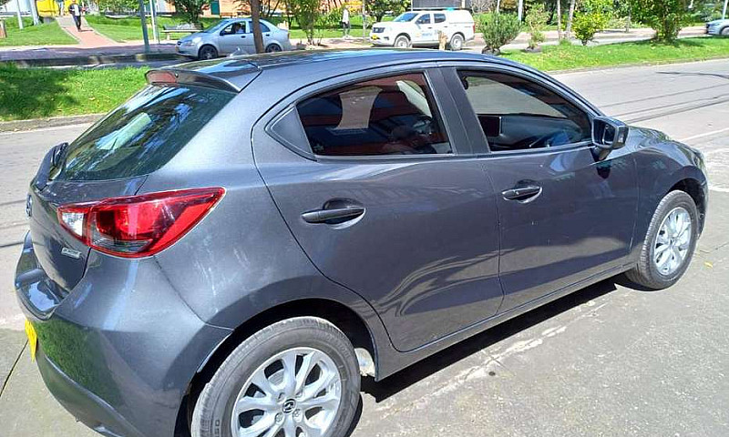 Mazda 2 Touring 1.5 ...