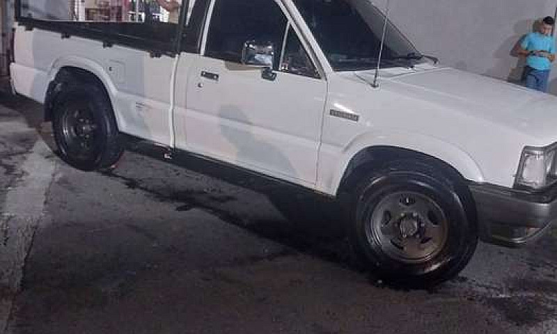 Mazda B2000 En Exele...