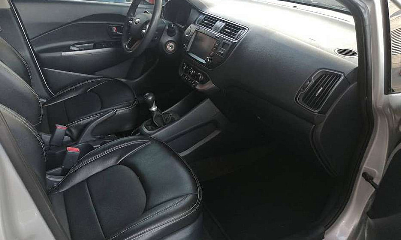 Kia Rio R Modelo 201...