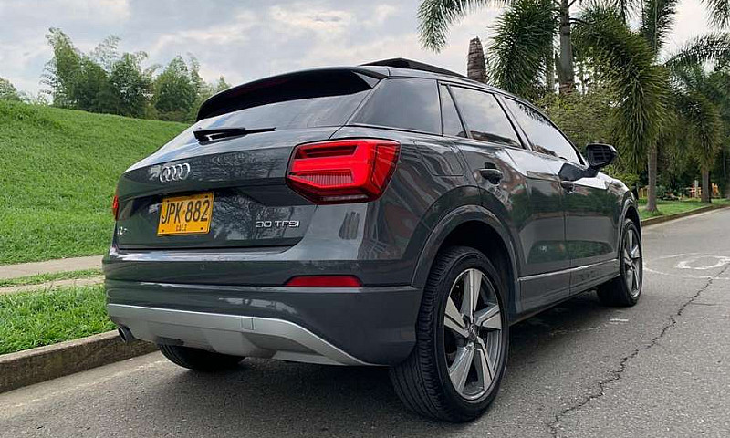 Vendo Audi Q2  Model...