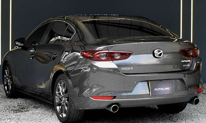 Mazda 3 Touring 2021...