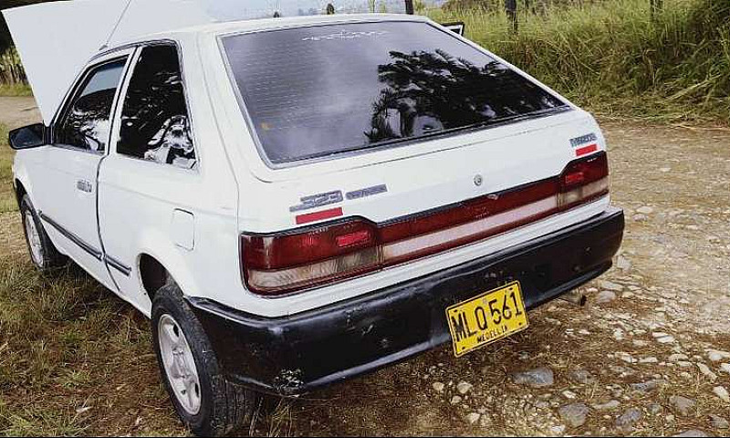 Vendo Mazda 323 Coup...