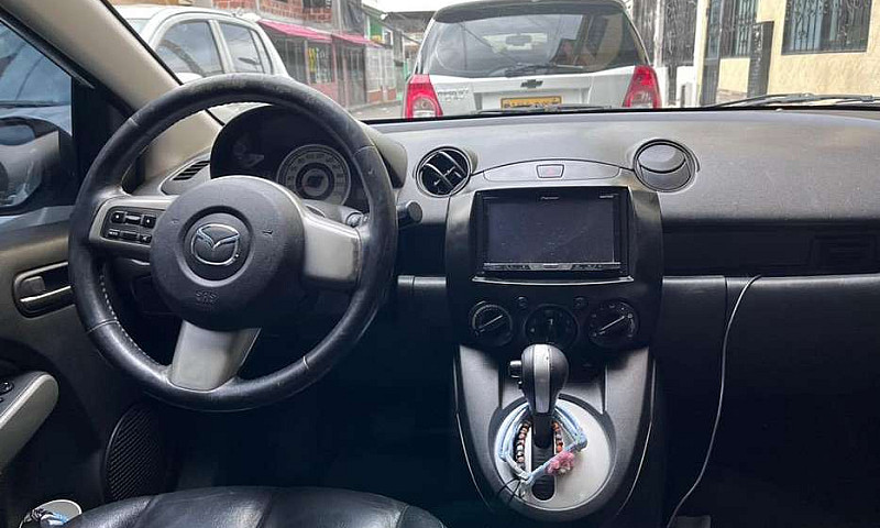 Mazda 2 Full Equiipo...