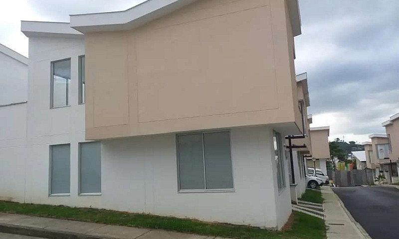 Casa Duplex Monserra...