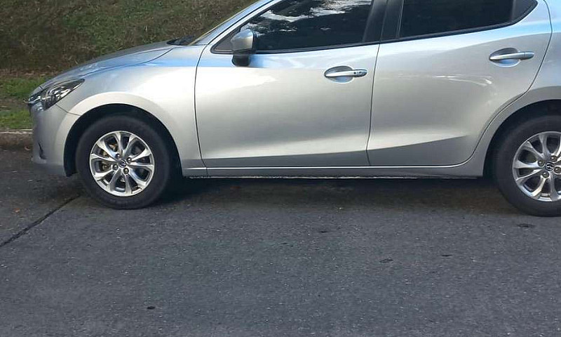 Se Vende Carro Exele...
