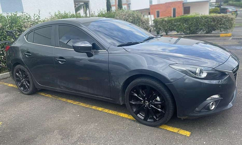 Vendo Mazda 3...
