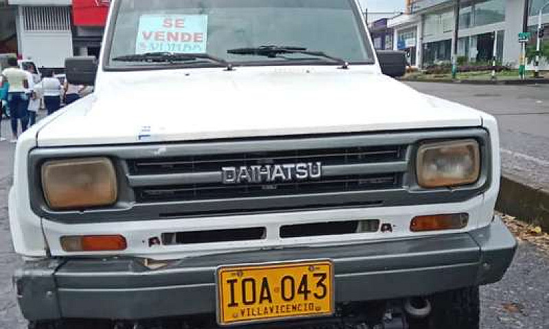 Vendo Daihatsu Rocky...