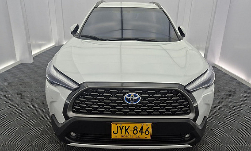 Toyota Corolla Cross...