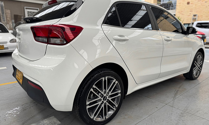Kia Rio 1.4 Zenith A...