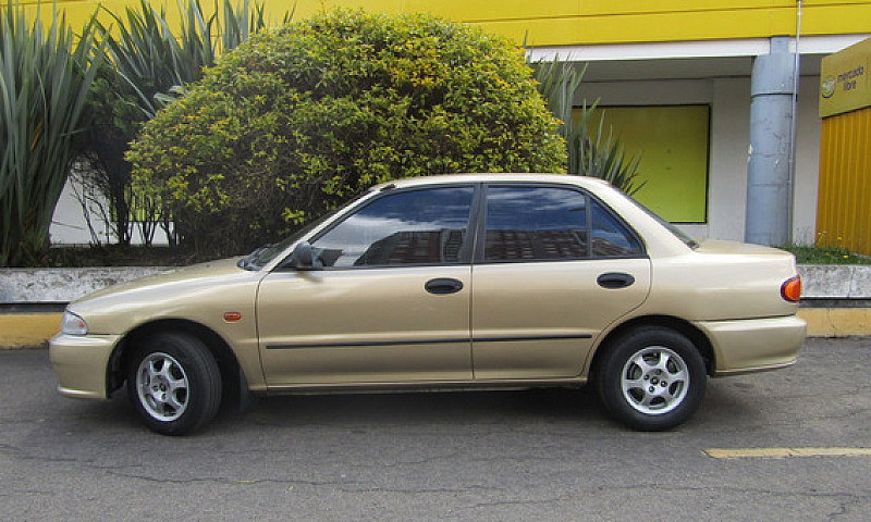 Mitsubishi Lancer 1....