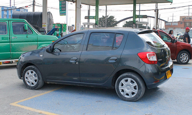 Renault Sandero 1.6 ...