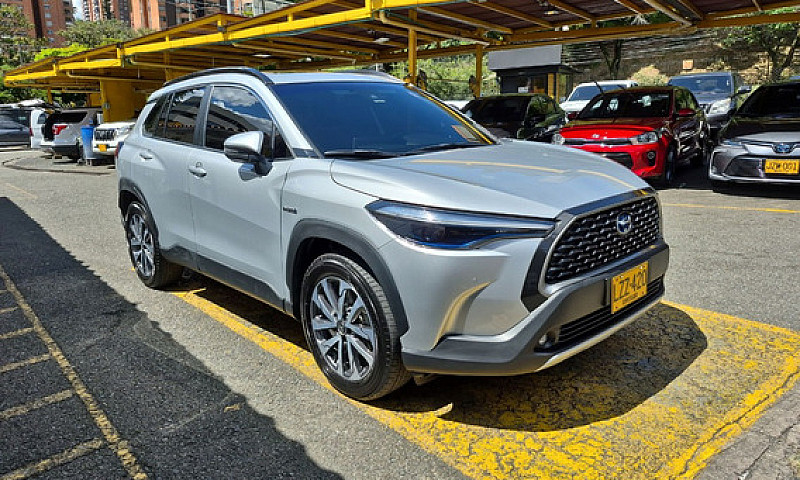 Toyota Corolla Cross...