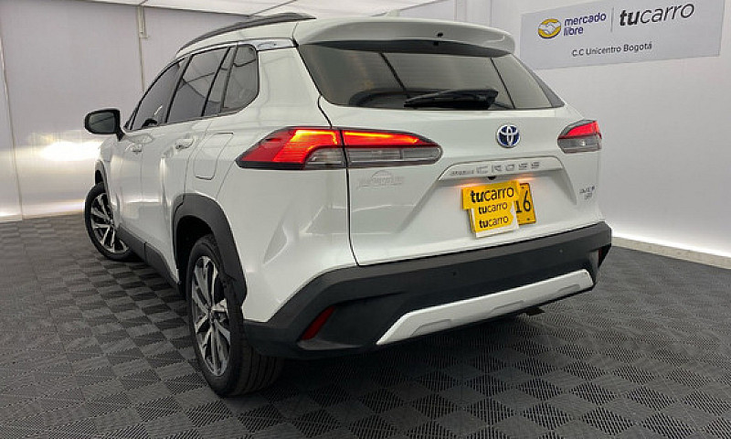 Toyota Corolla Cross...