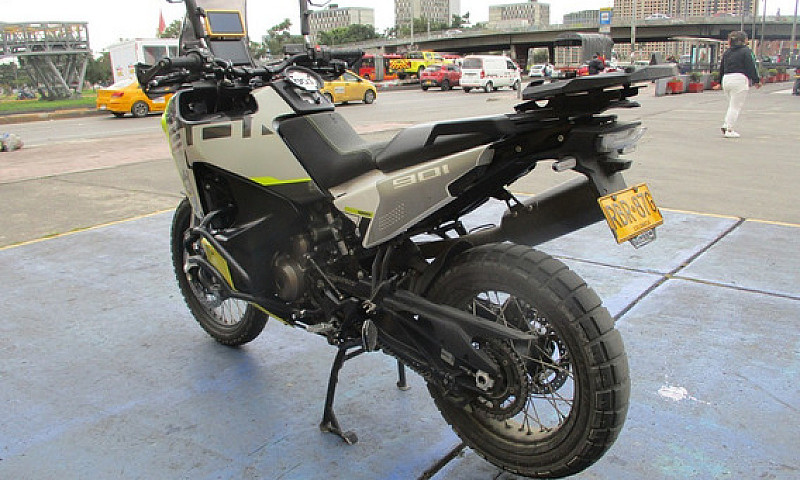 Moto Husqvarna Norde...