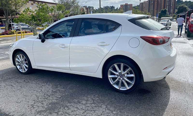 Mazda 3 2.0 Sport Gr...