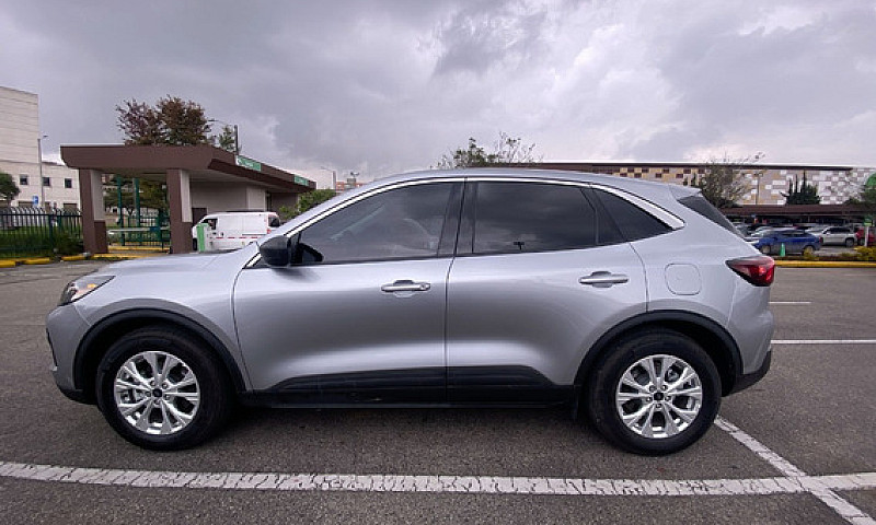 Ford Escape Active 1...